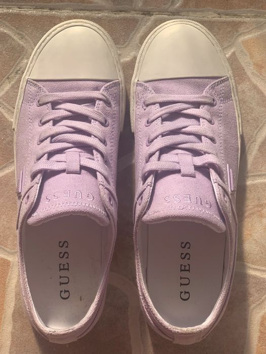Ниски кецове Guess Pranze
дамски в лилаво Оригинални