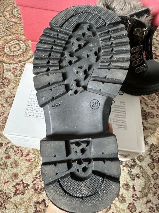 Продам зимние ботинки