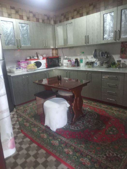 Hovli srochna Sotiladi 4.6 sotih tinch mahala