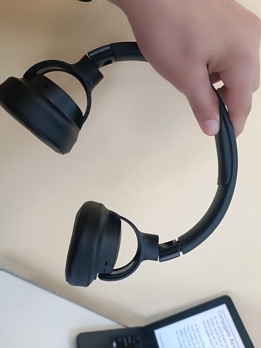 Продам наушники JBL Tune 720BT