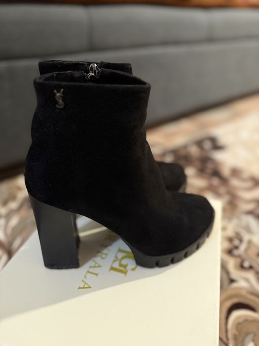Чёрные женские ботильоны