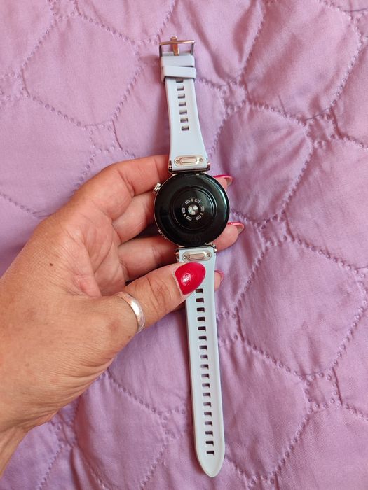 Смарт часовник Huawei