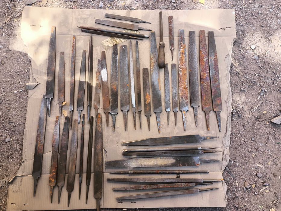 Продам напильники, метчики.