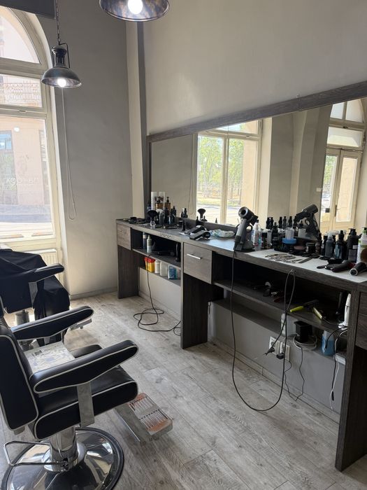 Inchiriez post de lucru PFA/SRL Frizerie / Barbershop