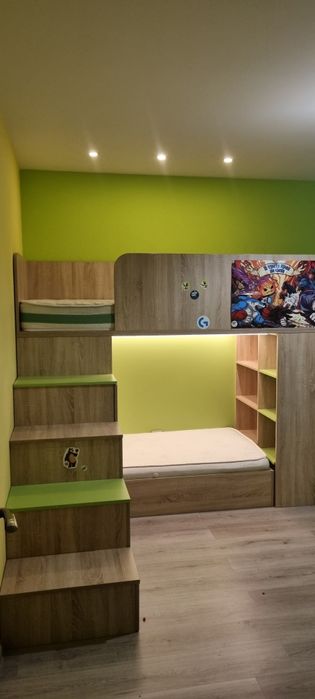 Двуетажно легло с матраци