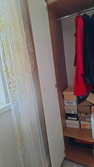 Шкаф платяной простой