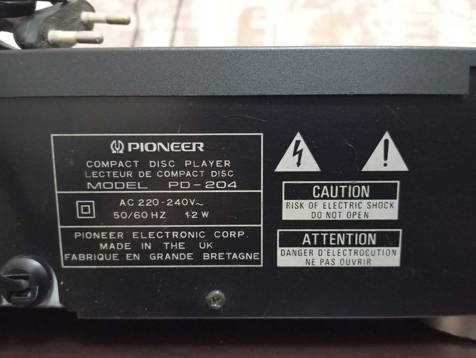 Продам проигрыватель CD дисков PIONEER model PD 204.