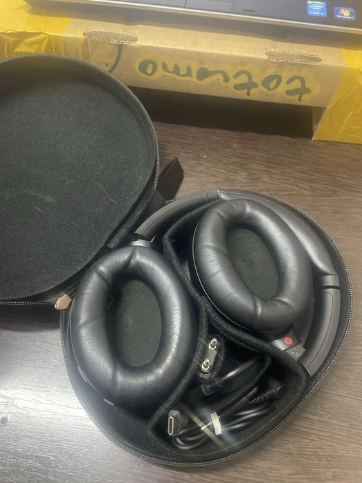 Наушники Sony WH-1000XM4