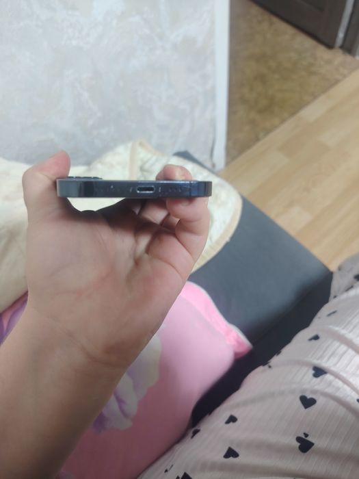Продам iPhone 12 про