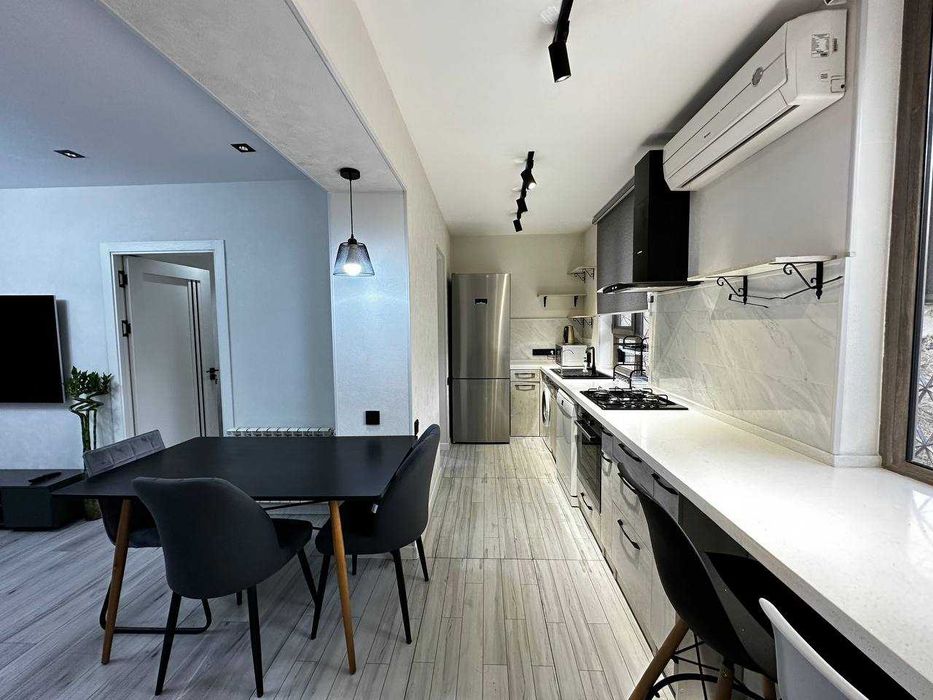 Продаётся 3х комнатная квартира - Метро Новза