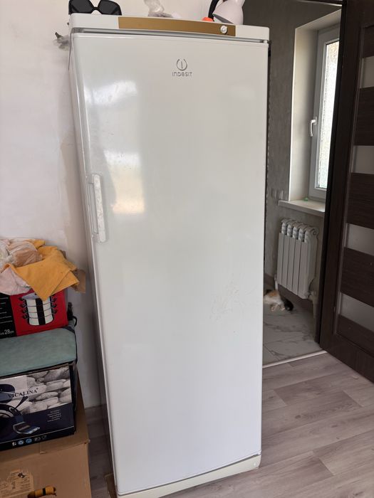 Продам морозильник