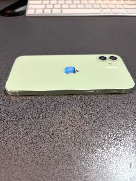 Vand iPhone 12 Verde 64GB baterie 79%, stare foarte buna
