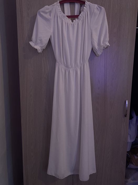 Продаю платье белое