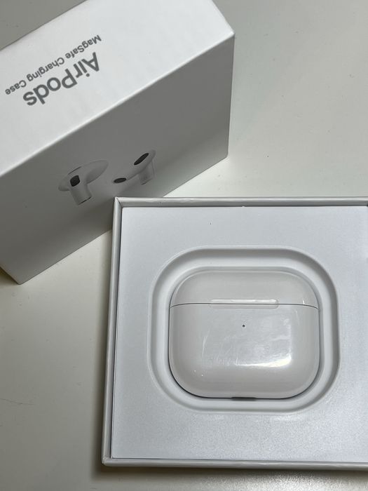 Безжични слушалки AirPods 3