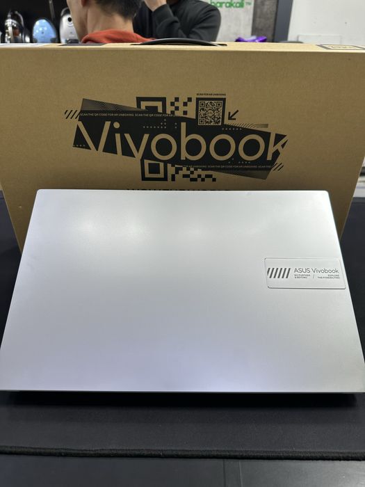 Asus Vivobook E1504G N