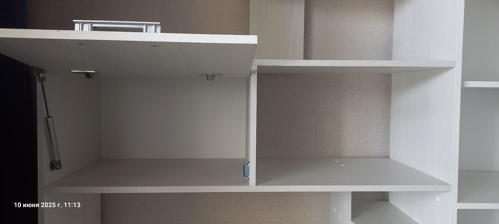 Шкаф-стол                  .