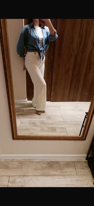 Белые брюки и блузка