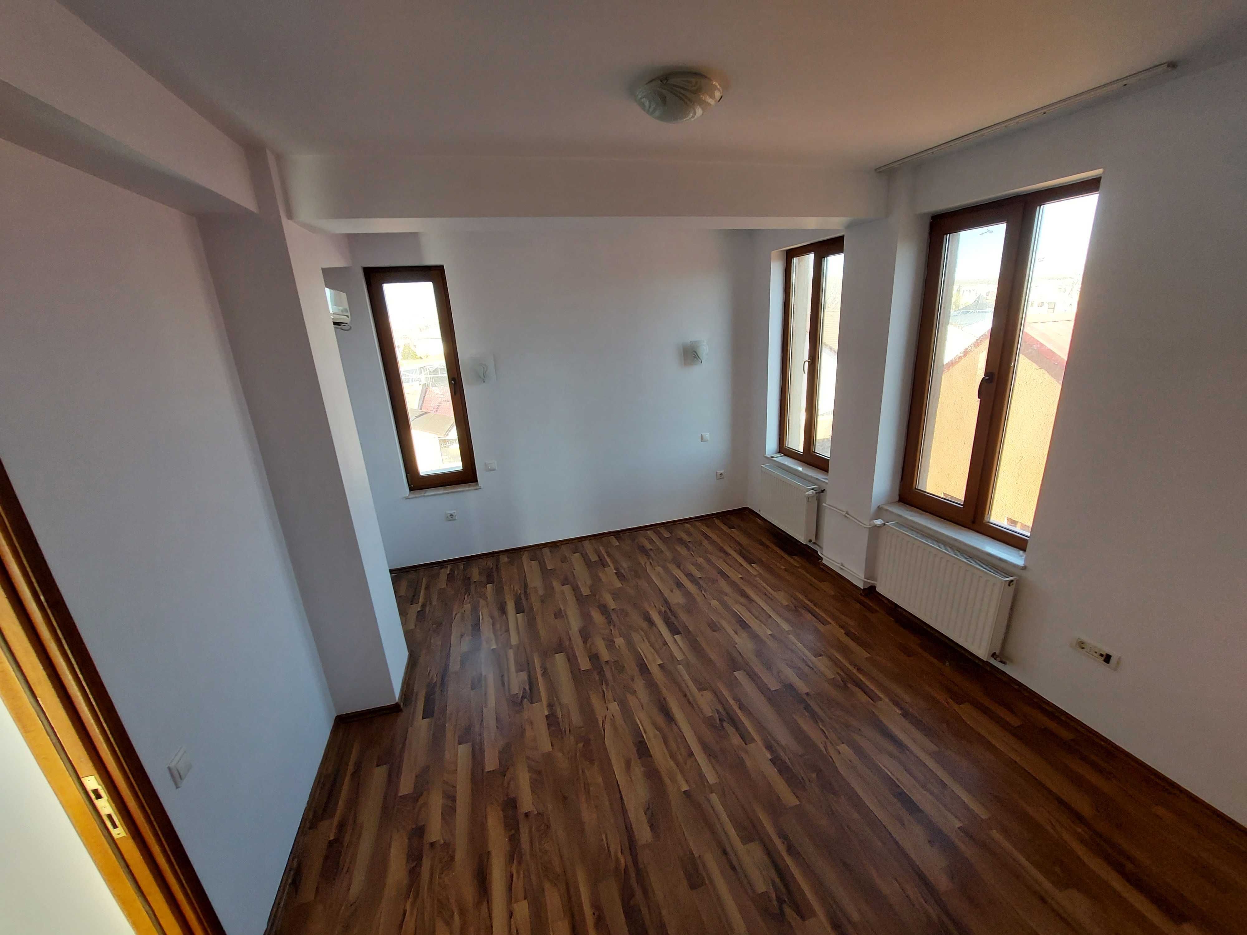 Apartament 4 Camere, 140 Mp, Etaj 2, Zona Dacia Constanta • OLX.ro