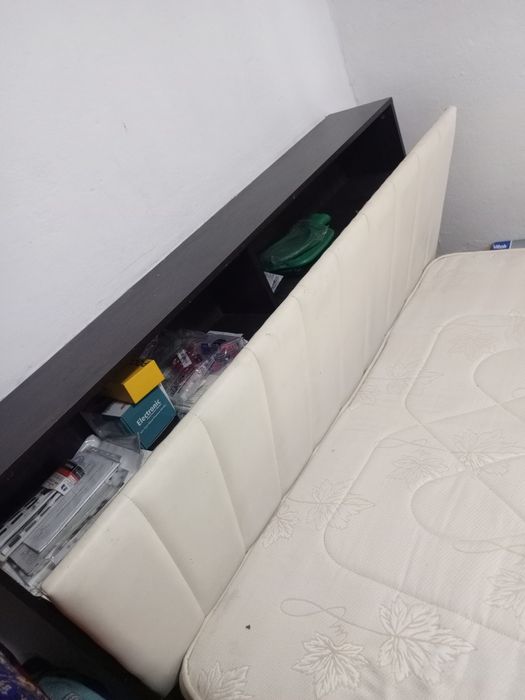 Продам двухспальную кровать с Матрасом