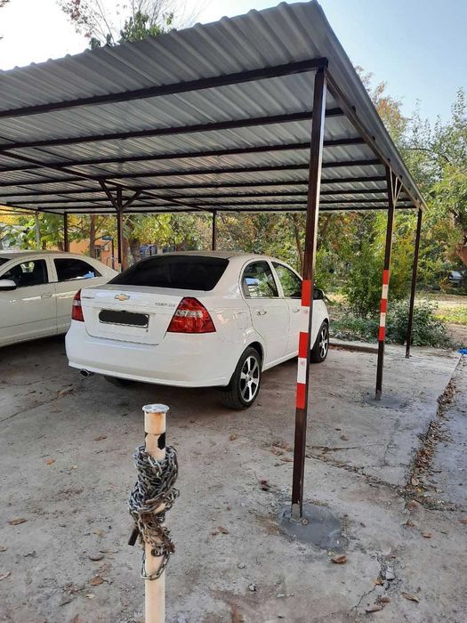 Продается 3-х комнатная квартира 3/3/3 рядом с метро Буюк Ипак Йули!