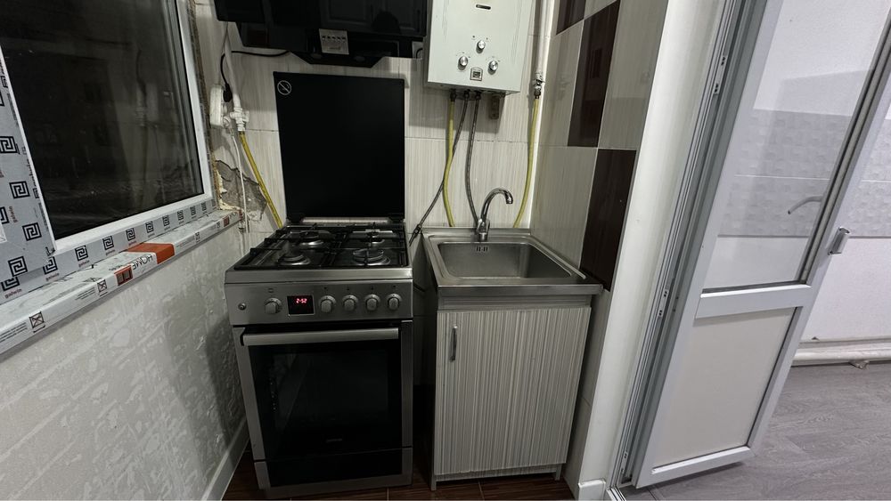 Продаю газ плиту