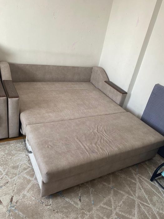 Продам 2дивана раскладные для вещей очень вместимо