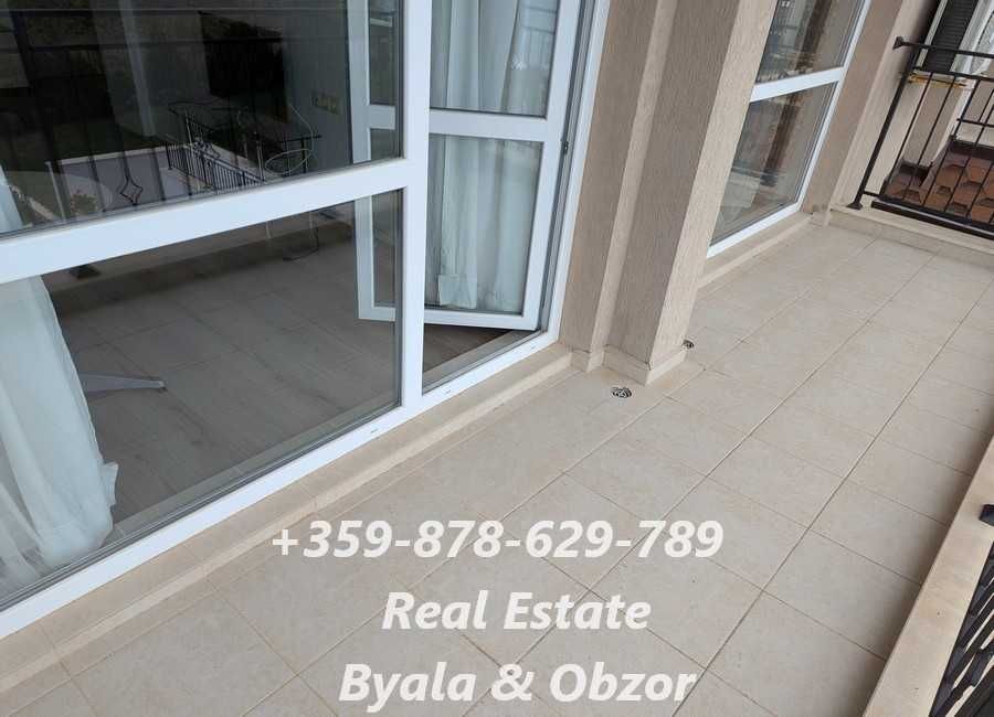 Двустаен апартамент с красива морска панорама в гр.Бяла