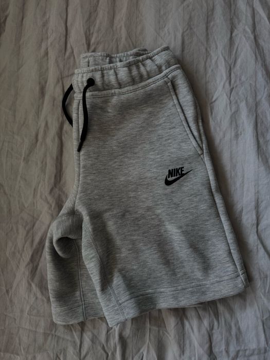 Nike Sportswear Tech Fleece Older Kids' (Boys') Shorts