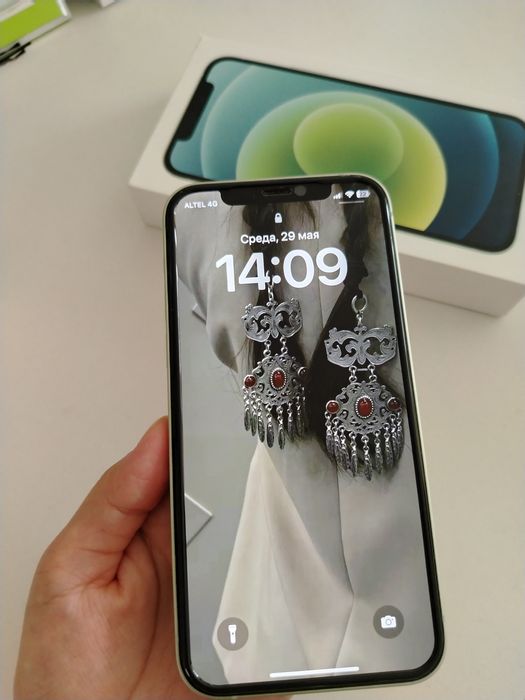 Продаётся Айфон 12