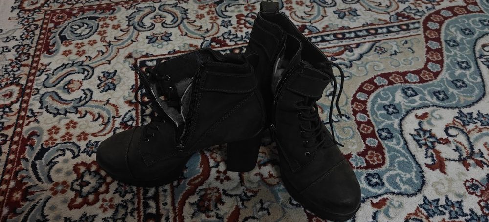 Продам женскую обувь