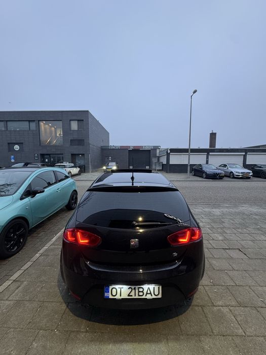SEAT Leon 2011 — imagine 3