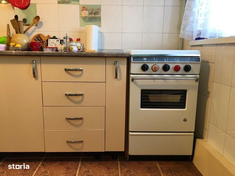 Apartament 3 camere Grigorescu decomandat etaj 2/4 cu parcare