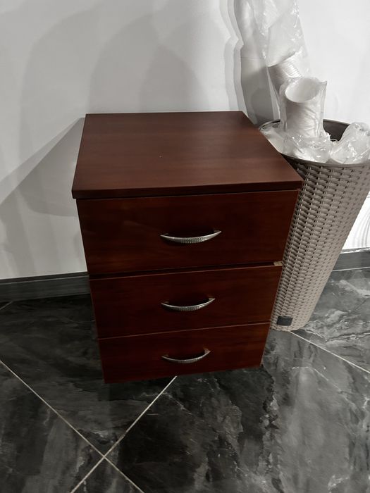 Офисные столы, мебель, шкафы, полки