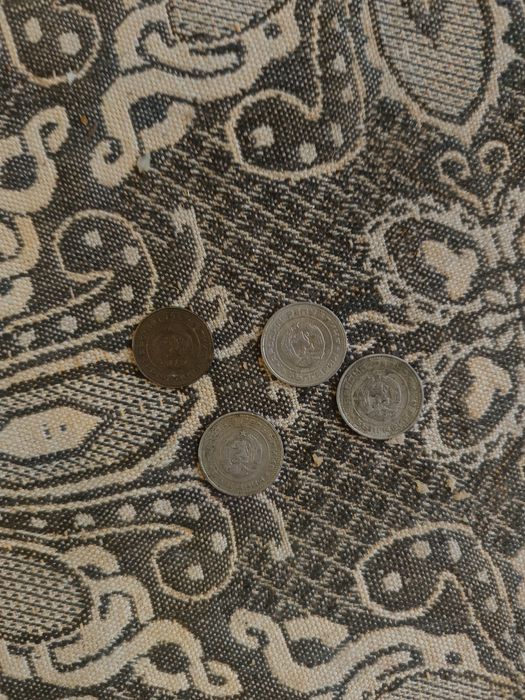 Монети от 1974г и 1 от 1990