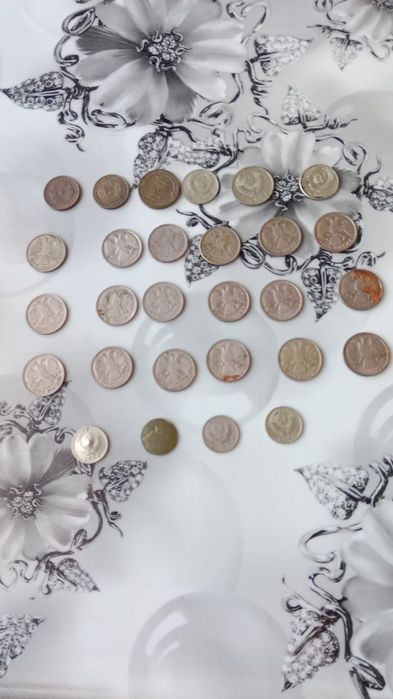 Продам старые монеты