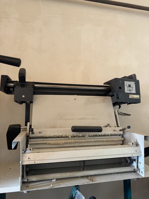 Принтер HP.  Биндер Fastbind