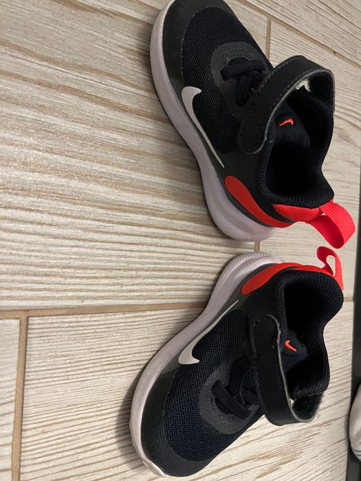 Adidasi nike marimea 21