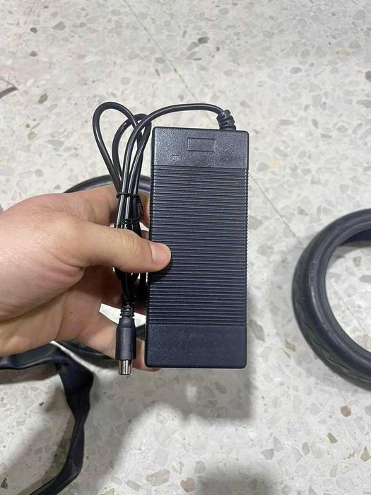 НОВ!! Мрежов адаптер/Зарядно за тротинетка, 8x5,5мм, 42VDC, 84W