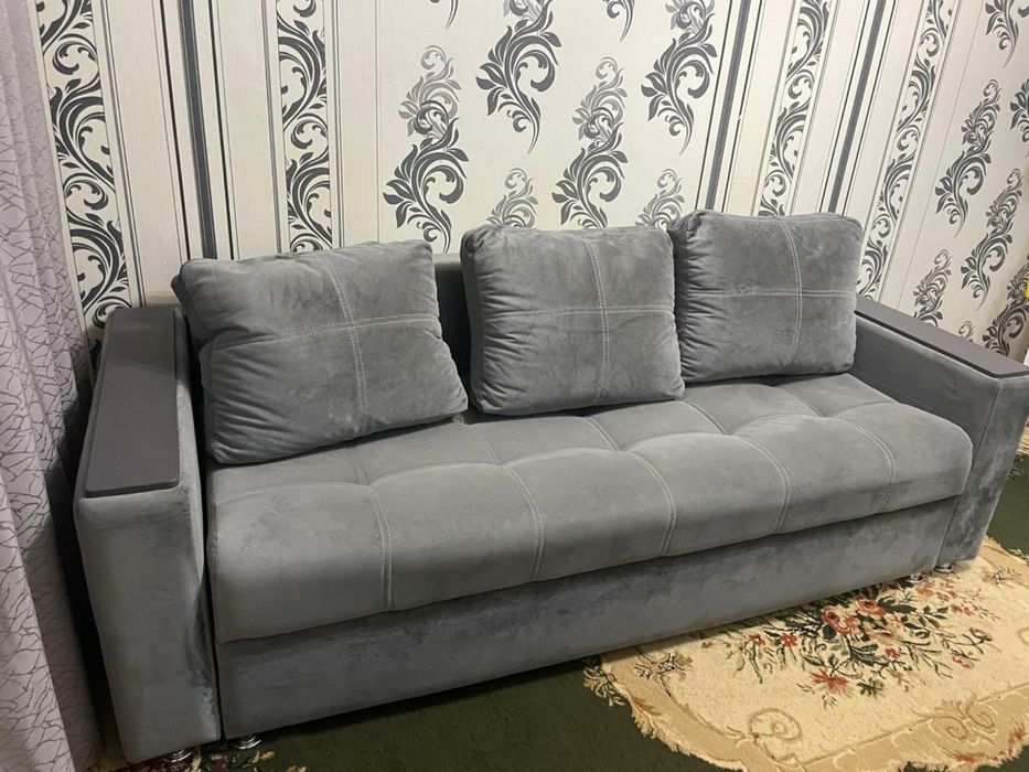 Диван в хорошем состоянии