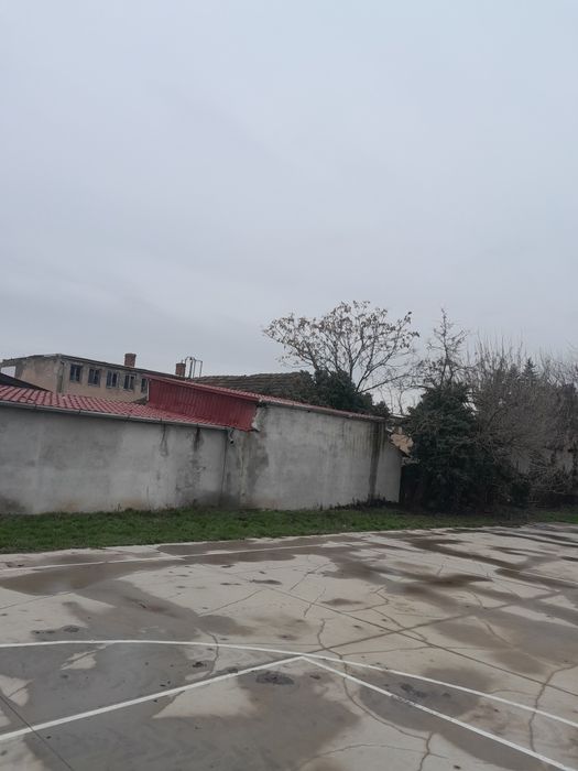 Executam acoperișuri și reparații de urgenta