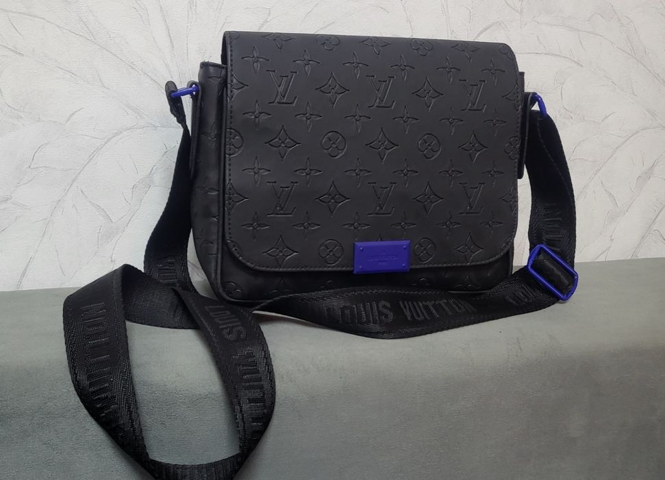 Guess , LV, Karl... дамски чанти и раници, клъч и портмонета, кардхолд