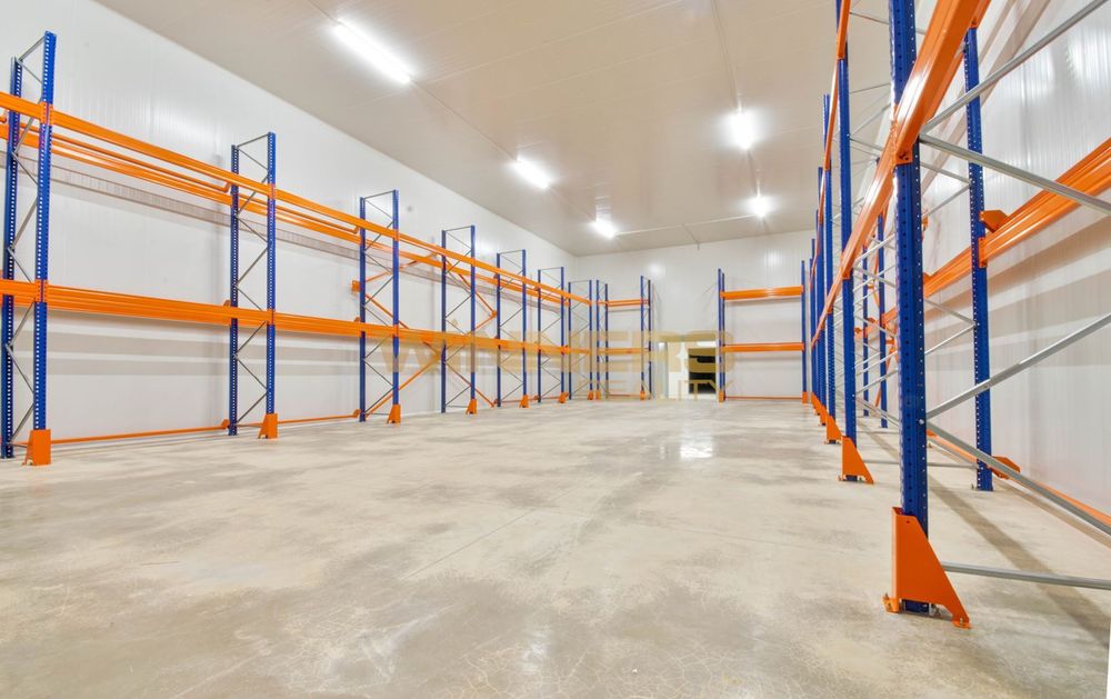 Склад в Пазарджик-Промишлена зона площ 2500 цена 13500