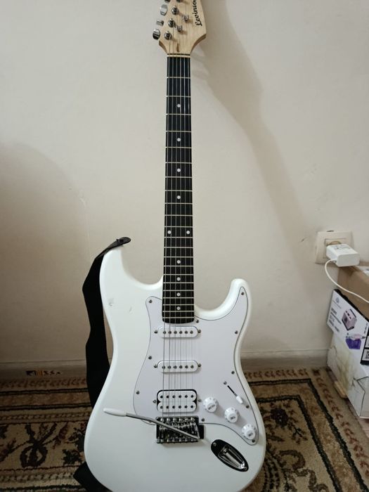 Продам электрогитару . 100 000тг