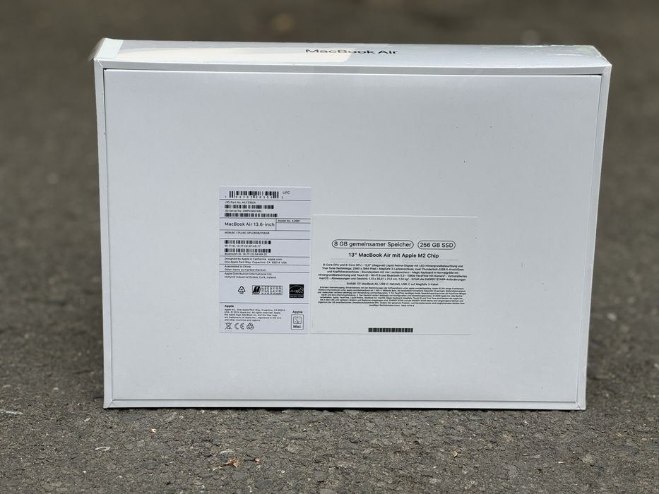 НОВ!!! Лаптоп Apple MacBook Air 13.6”, M2, 8GB RAM, 256GB, Midnight