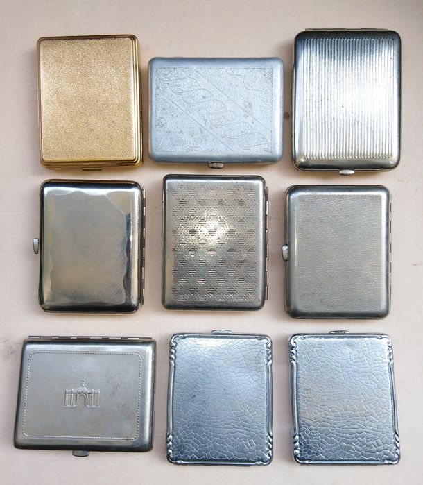 Портсигары металлические.