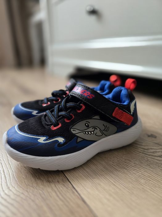 Adidași Skechers nr 26