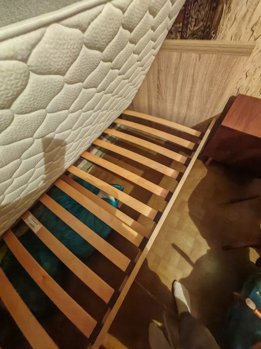 Продам кровать 1-спальную с матрасом