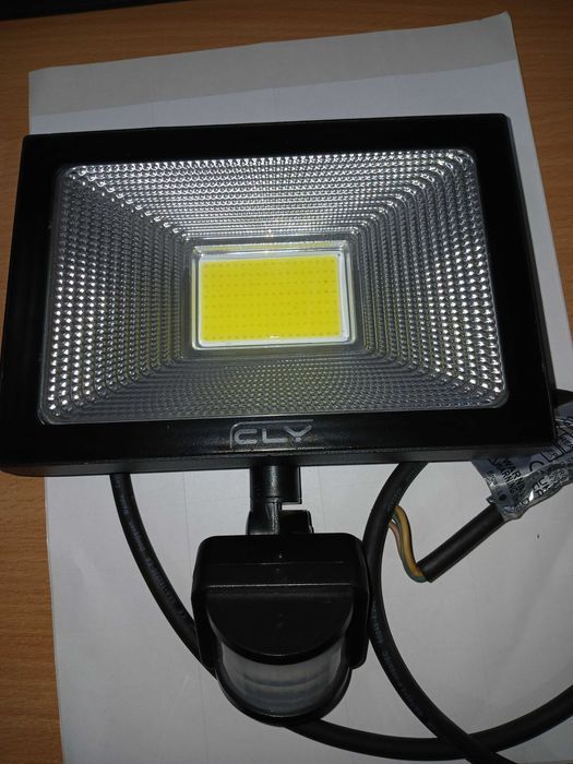 Lumina LED CLY 50W cu Senzor Miscare pentru Exterior, 6500K, IP66