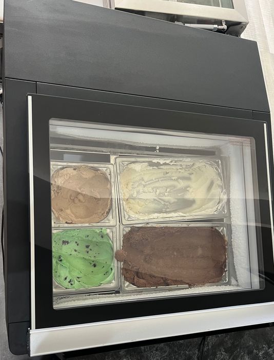 Настолна витрина за сладолед