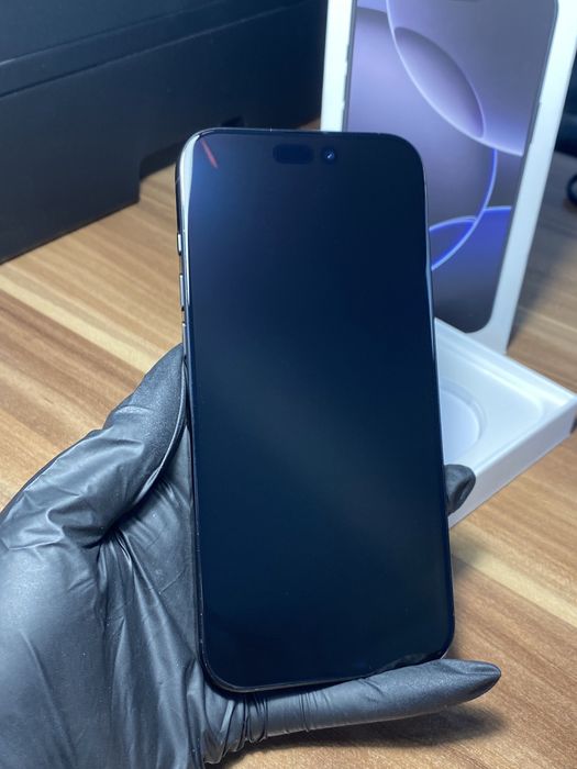 iPhone 16 Pro Max • 256 GB • Black Titanium
